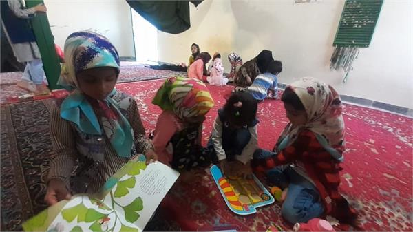 فرستادن ۱۰۰ جلد کتاب به روستای بلبل‌آباد در آستانه‌ی تعطیلات تابستانی