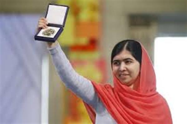 ملاله دختر ۱۷ ساله برنده جایزه صلح نوبل «این مبارزه‌ای است که من آن قدر ادامه خواهم داد تا همه کودکان جهان امکان رفتن به مدرسه را به دست آورند.»
