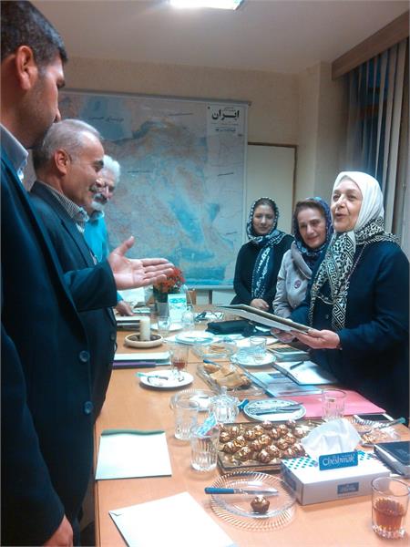تقدیر از آقای زراعتکار کتابدار کتابخانه سیار حامی(سپهر قاین) که هجده روستا در شهرستان قاین را پوشش می دهد